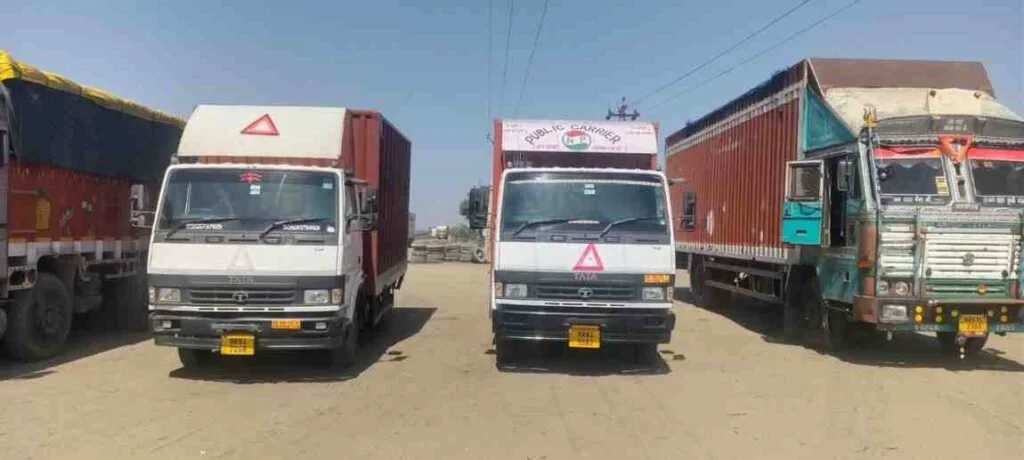 Ahmedabad to Lucknow Transport Service